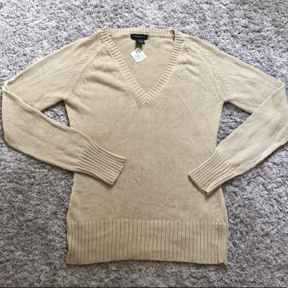 Club Monaco Sweaters - NWT Club Monaco sweater